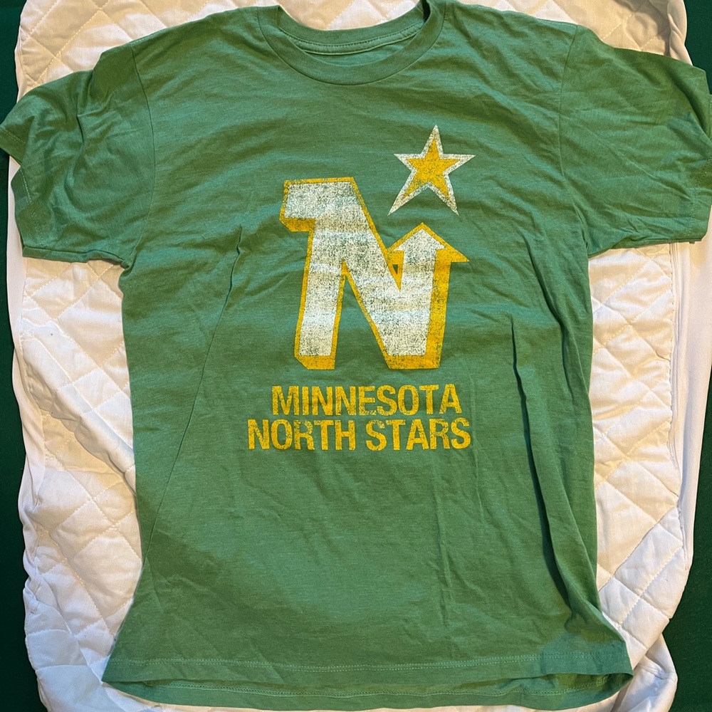 Minnesota Northstars Mike Modano Retro NHL Player Tshirt men’s medium